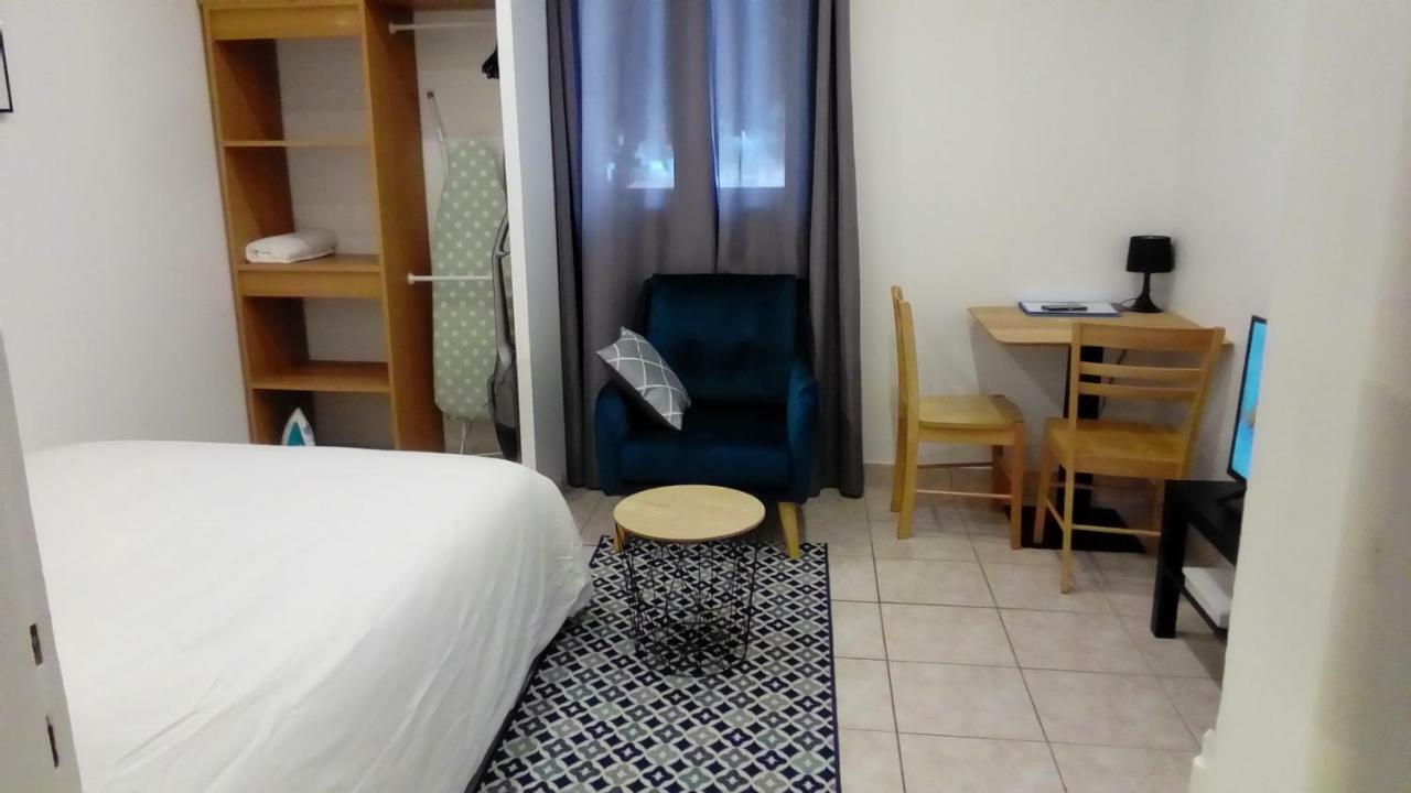 Appartement Aad1 Clamart 200 M Du Tramway T6 St Pave Blc Avec Cuisine Separee Екстер'єр фото