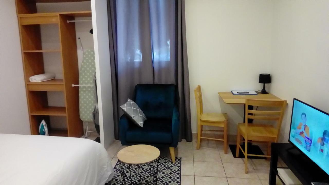 Appartement Aad1 Clamart 200 M Du Tramway T6 St Pave Blc Avec Cuisine Separee Екстер'єр фото